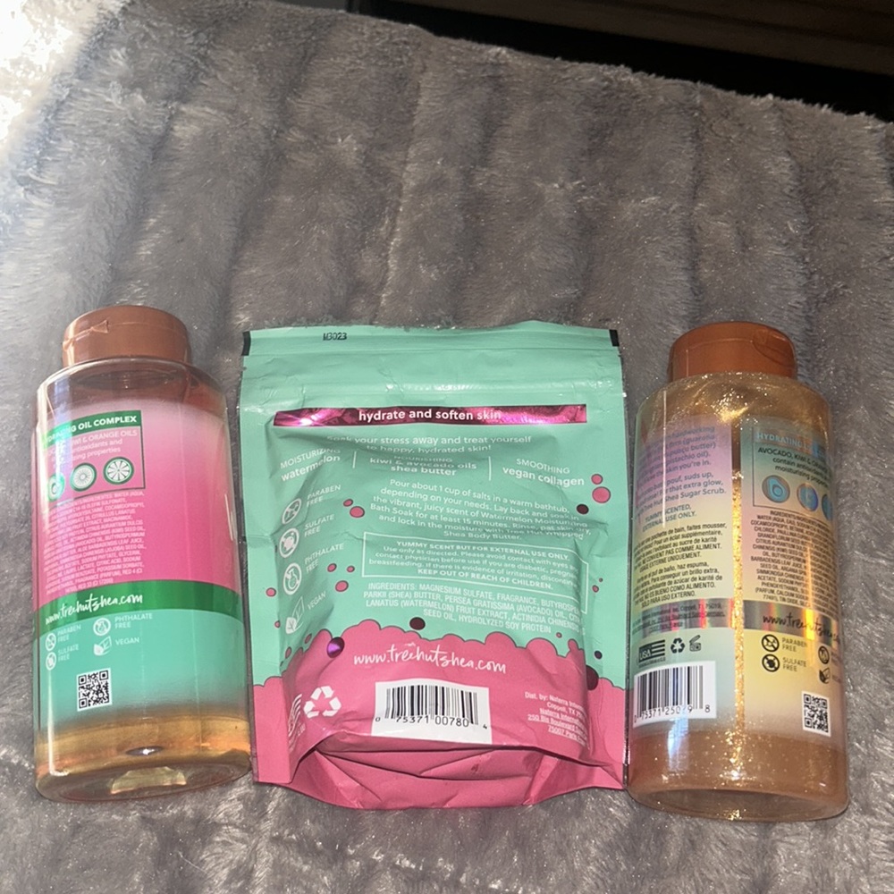 Tree Hut bundle 🍉✨ - Picture 2 of 2